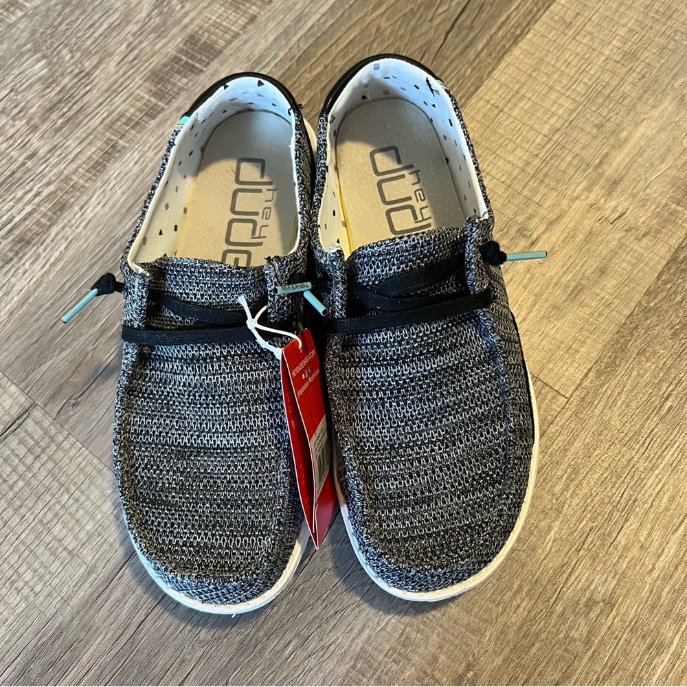 Hey Dude Women’s Shoes Size 7